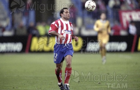 Partido de Liga 1ª División entre ATLÉTICO DE MADRID-DEPORTIVO DE LA CORUÑA, Madrid 2003.