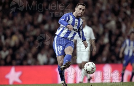 Partido de Liga 1ª División entre REAL MADRID-DEPORTIVO DE LA CORUÑA, Madrid 2003.