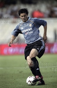 Partido de fútbol amistoso entre VALENCIA-REAL MADRID en el estadio Mestalla de Valencia. 2003
