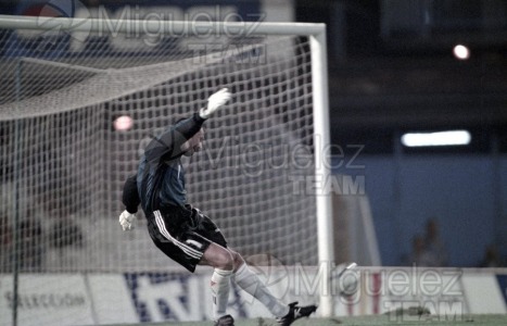 Partido amistoso entre las selecciónes de ESPAÑA-SUECIA en el estadio Balaidos de Vigo (Pontevedra). 1998