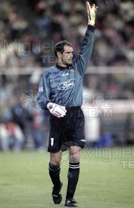 Partido de Liga 1ª División entre ATLÉTICO DE MADRID-VALENCIA en el estadio Vicente Calderón (Madrid). 1996