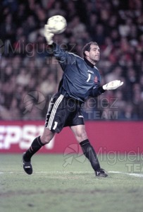 Partido Internacional de Clasificación para el MUNDIAL de Francia-1998 entre ESPAÑA-YUGOSLAVIA (Valencia) 1996.