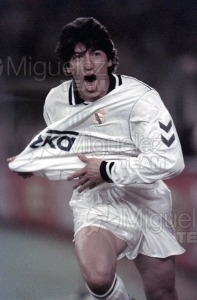 Partido de Liga 1ª División entre EL REAL MADRID-ATHLETIC DE BILBAO en el Santiago Bernabéu (Madrid) 1992