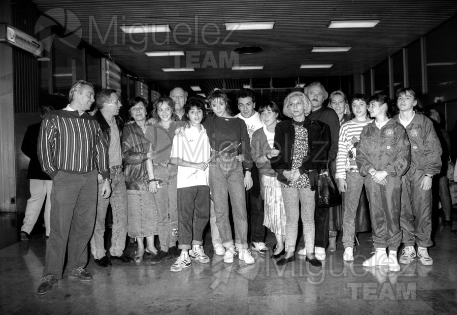 Regreso de la expedición de Gimnasia a los JJOO de Seúl-1988. Aeropuerto de Barajas (Madrid).
