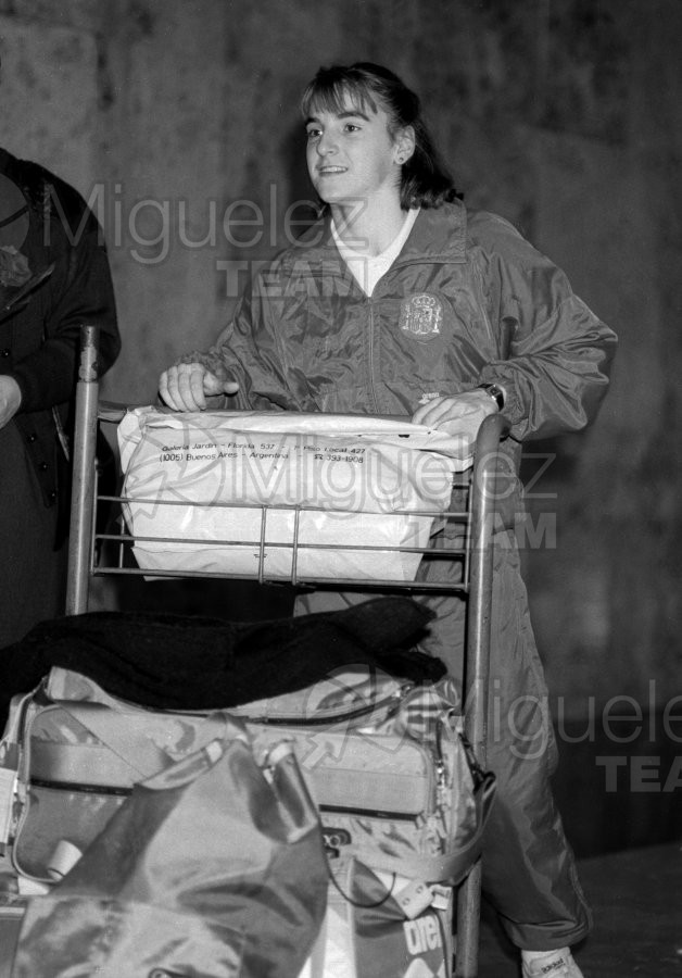 Regreso de la expedición de Gimnasia a los JJOO de Seúl-1988. Aeropuerto de Barajas (Madrid).