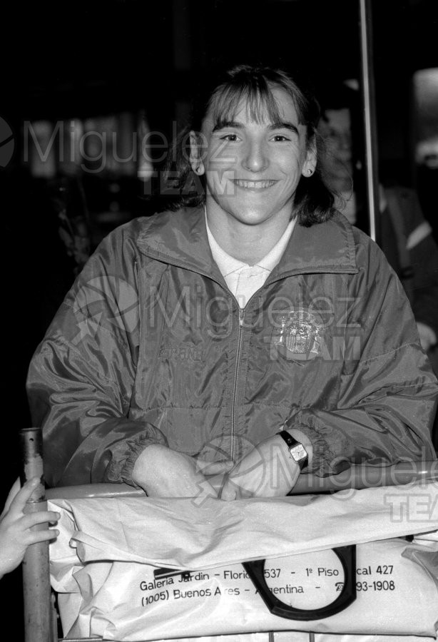 Regreso de la expedición de Gimnasia a los JJOO de Seúl-1988. Aeropuerto de Barajas (Madrid).
