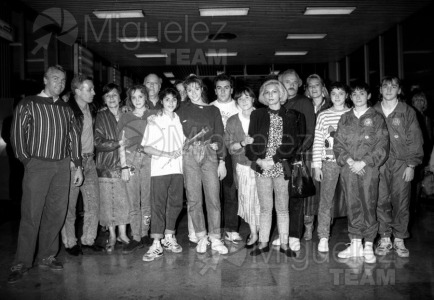 Regreso de la expedición de Gimnasia a los JJOO de Seúl-1988. Aeropuerto de Barajas (Madrid).