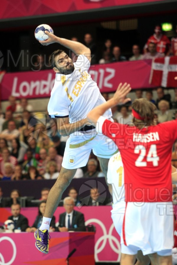 JUEGOS OLIMPICOS LONDRES 2012; celebrados del 27-07-2012 al 12-08-2012. 
 BALONMANO:  Pabellón Copper Box, 31-07-2012.  Partido de eliminatorias entre Dinamarca - España; resultado 24-23. 
