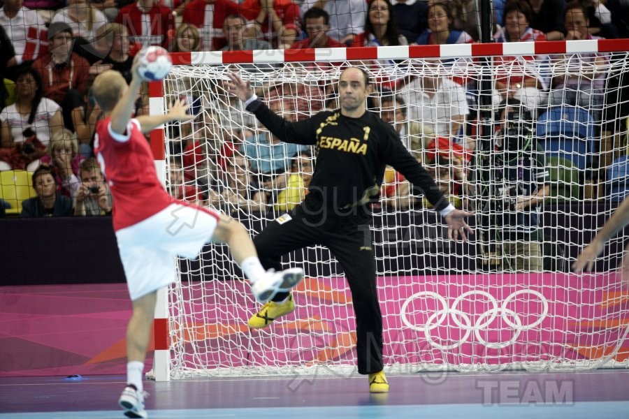 JUEGOS OLIMPICOS LONDRES 2012; celebrados del 27-07-2012 al 12-08-2012. 
 BALONMANO:  Pabellón Copper Box, 31-07-2012.  Partido de eliminatorias entre Dinamarca - España; resultado 24-23. 