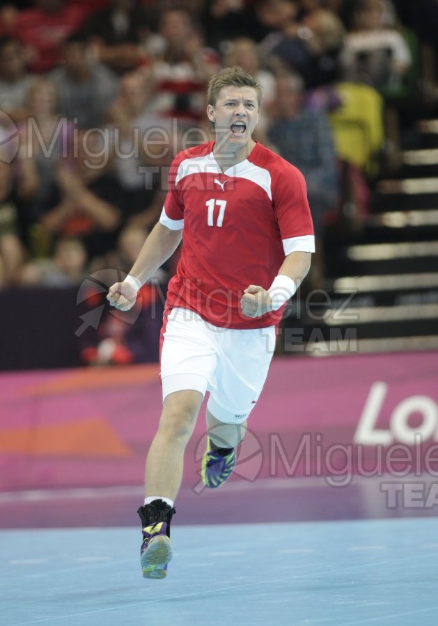 JUEGOS OLIMPICOS LONDRES 2012; celebrados del 27-07-2012 al 12-08-2012. 
 BALONMANO:  Pabellón Copper Box, 31-07-2012.  Partido de eliminatorias entre Dinamarca - España; resultado 24-23. 