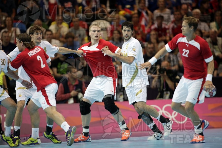 JUEGOS OLIMPICOS LONDRES 2012; celebrados del 27-07-2012 al 12-08-2012. 
 BALONMANO:  Pabellón Copper Box, 31-07-2012.  Partido de eliminatorias entre Dinamarca - España; resultado 24-23. 