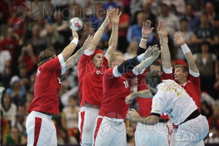 JUEGOS OLIMPICOS LONDRES 2012; celebrados del 27-07-2012 al 12-08-2012. 
 BALONMANO:  Pabellón Copper Box, 31-07-2012.  Partido de eliminatorias entre Dinamarca - España; resultado 24-23. 