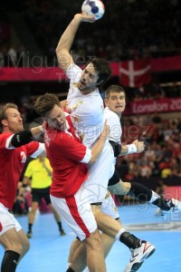 JUEGOS OLIMPICOS LONDRES 2012; celebrados del 27-07-2012 al 12-08-2012. 
 BALONMANO:  Pabellón Copper Box, 31-07-2012.  Partido de eliminatorias entre Dinamarca - España; resultado 24-23. 