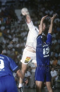 Partido de Liga ASOBAL entre CIUDAD REAL y otro en su pabellón de CIUDAD REAL. 2003