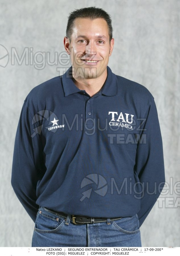 Reportaje Gráfico del equipo de baloncesto de la ACB TAU CERAMICA, Vitoria 2003.