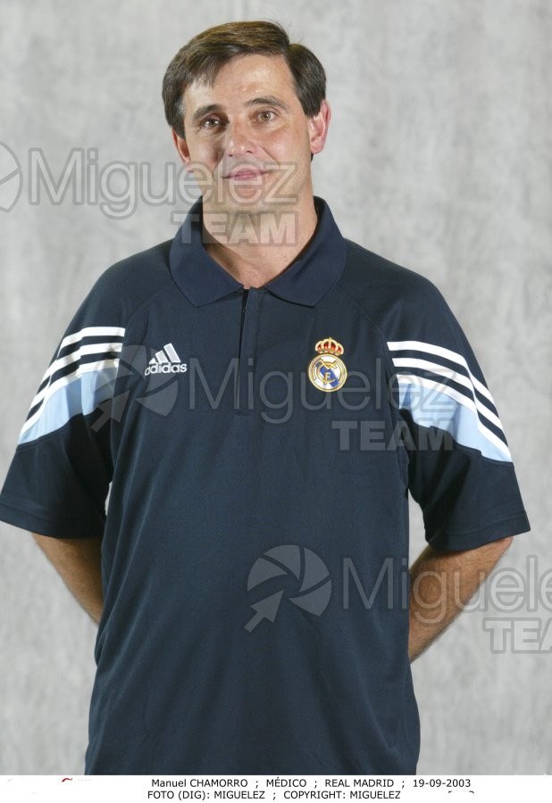 Reportaje Gráfico del equipo de baloncesto de la ACB del REAL MADRID en su pabellón cubierto de Madrid. 2003