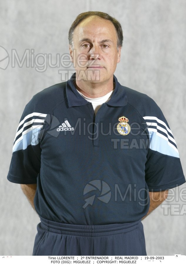 Reportaje Gráfico del equipo de baloncesto la ACB del REAL MADRID en su pabellón cubierto de Madrid. 2003