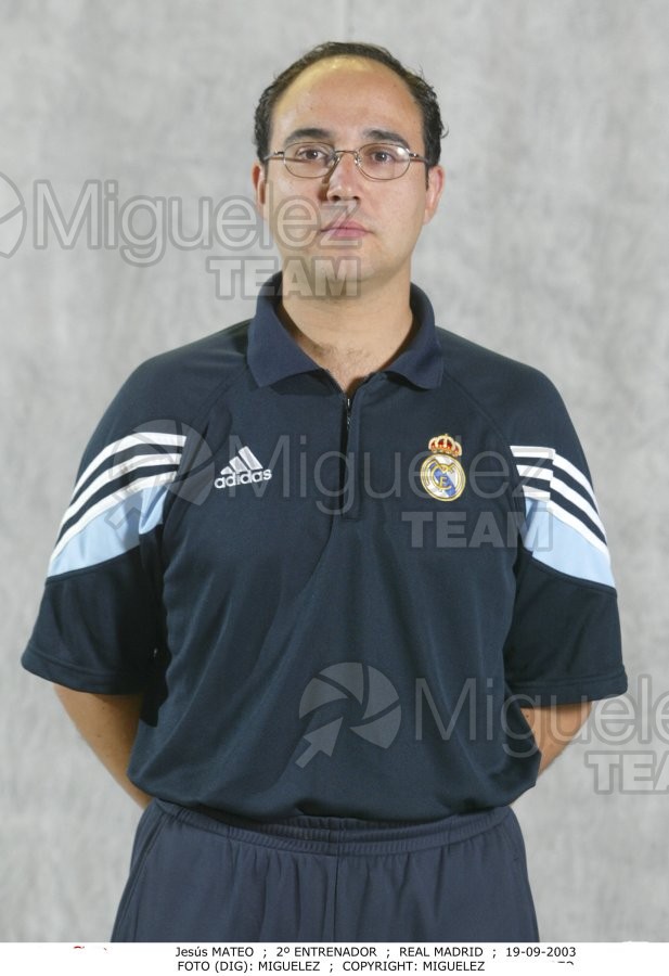 Reportaje Gráfico del equipo de baloncesto de la ACB del REAL MADRID en su pabellón cubierto de Madrid. 2003