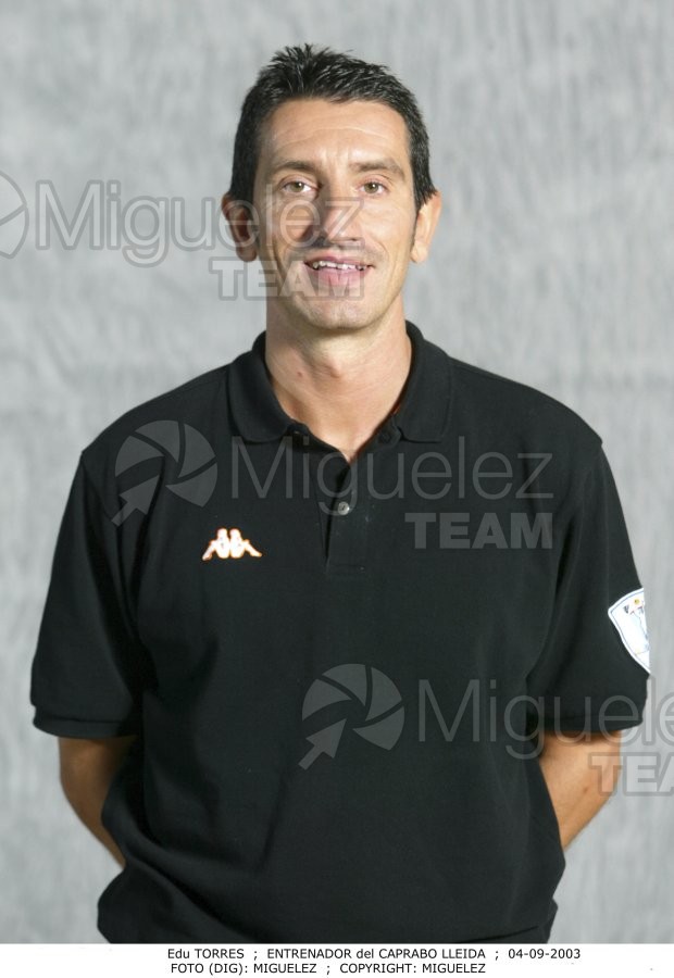 Reportaje Gráfico del equipo de baloncesto de la ACB LLEIDA en su pabellón (Lérida). 2003