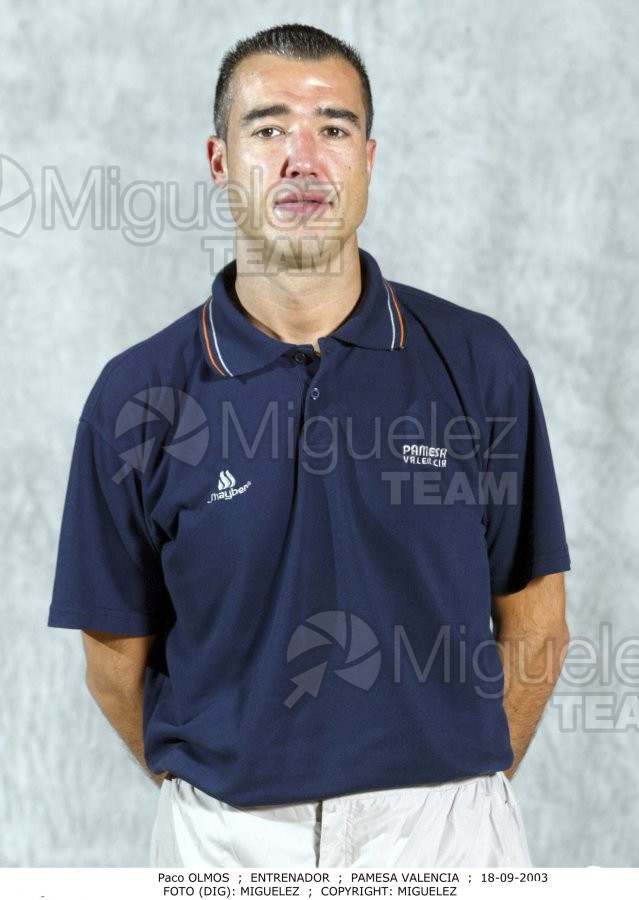 Reportaje Gráfico del equipo de baloncesto  de la ACB, VALENCIA en su pabellón de Valencia. 2003