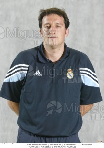Reportaje Gráfico del equipo de baloncesto de la ACB del REAL MADRID en su pabellón cubierto de Madrid. 2003