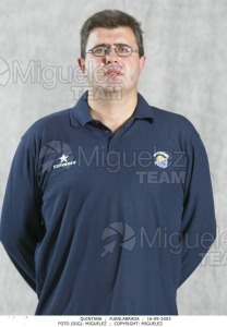 Reportaje gráfico del equipo de baloncesto  de la ACB, FUENLABRADA en su pabellón en Madrid. 2003