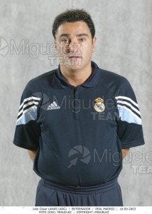 Reportaje Gráfico del equipo de baloncesto  de la ACB del REAL MADRID en su pabellón cubierto de Madrid. 2003