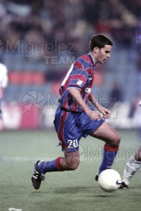Partido de Liga 1ª División entre SALAMANCA-EXTREMADURA en el estadio Helmántico de Salamanca. 1998. 