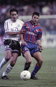 Partido de Liga 1ª División entre SALAMANCA-EXTREMADURA en el estadio Helmántico de Salamanca. 1998. 